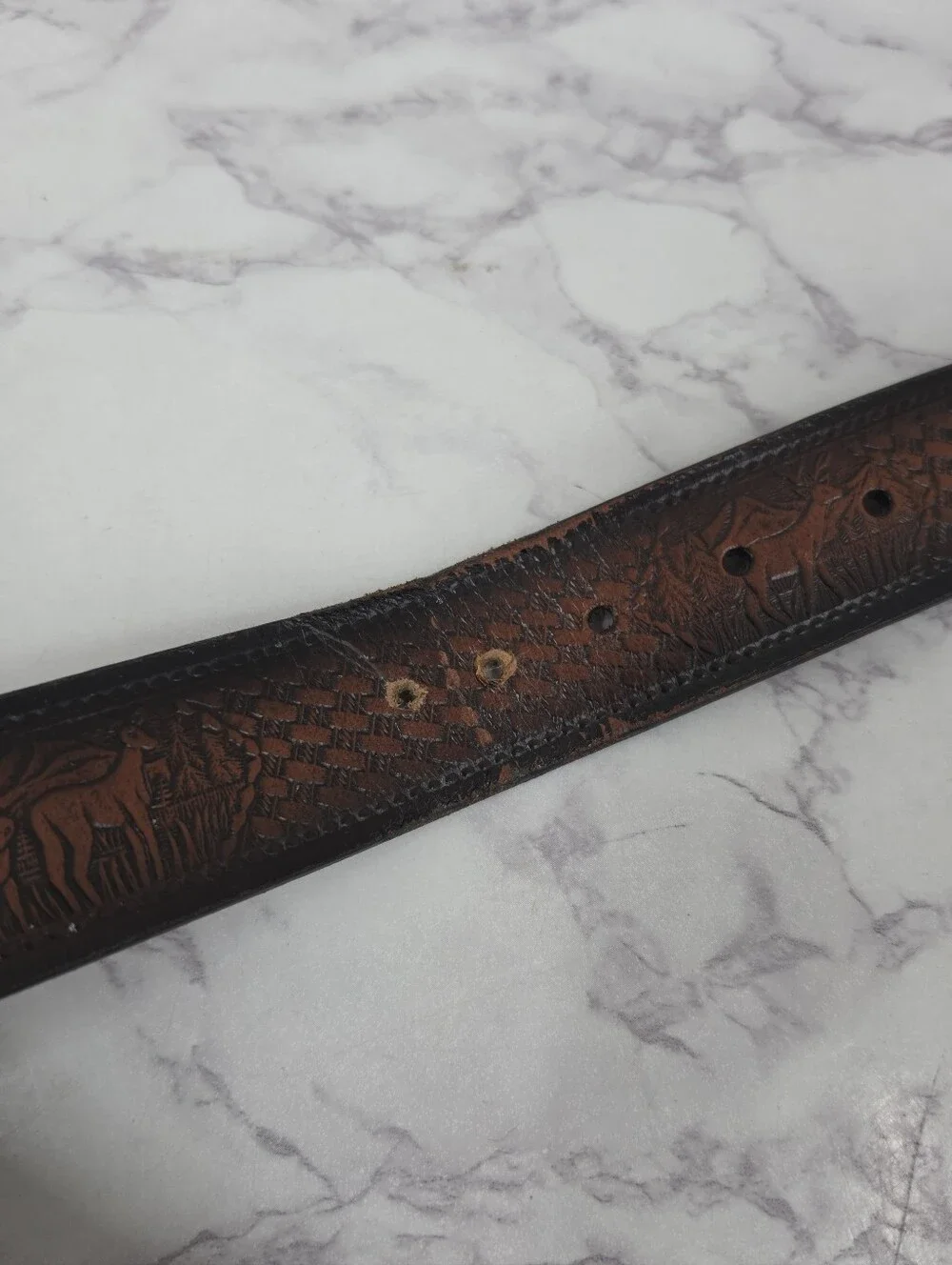 Vintage Deer Embossed Leather Men’s Belt - Brown Black